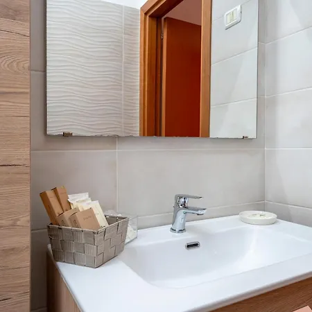 Dora ポリニャーノ・ア・マーレ